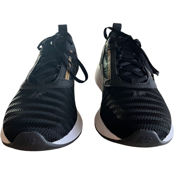 New Balance Womens Beaya Black with Gold Metallic Size 10 - Picture 4 of 9